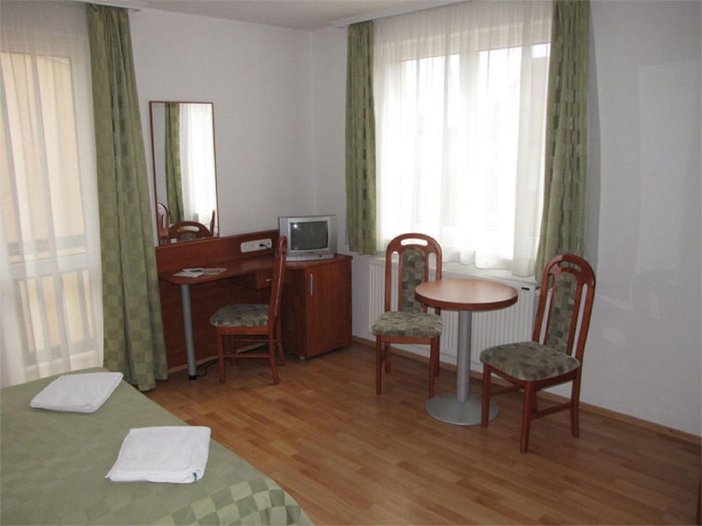 Hotel Kristaly Hajdúszoboszló Exterior foto